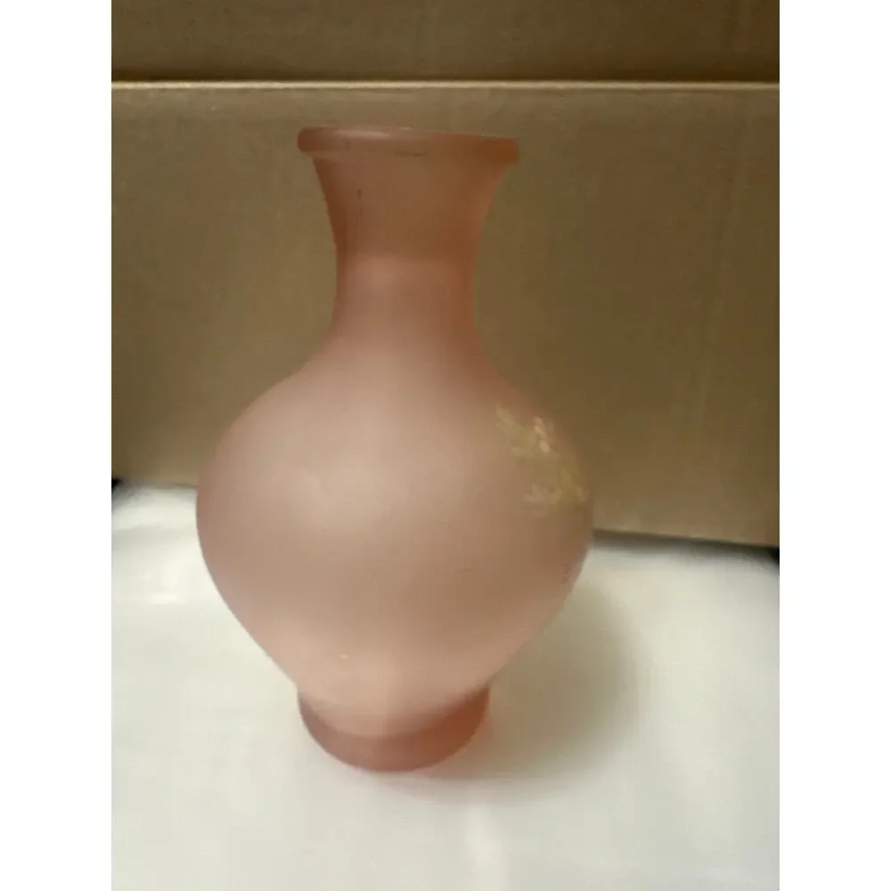 Vintage satan art glass case Pink with hand painted flowers  5” tall